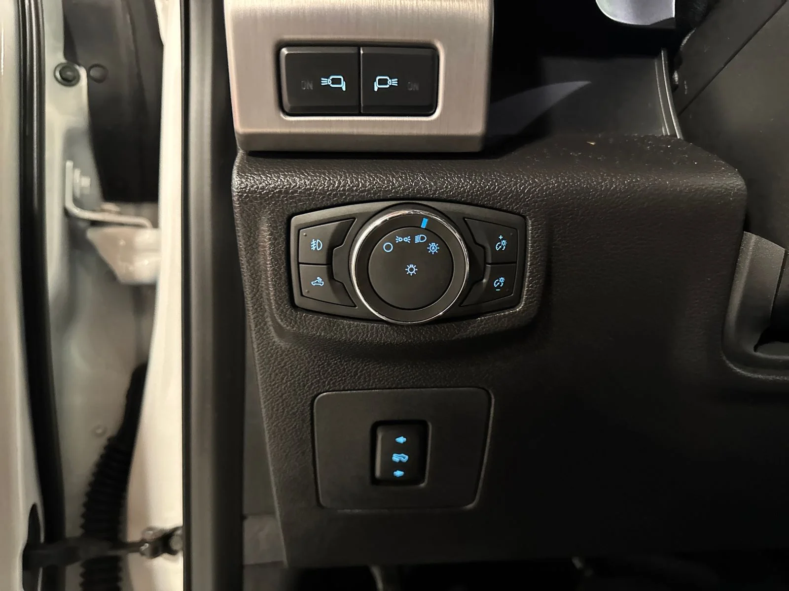 2016 Ford F-150 Platinum - Photo 18
