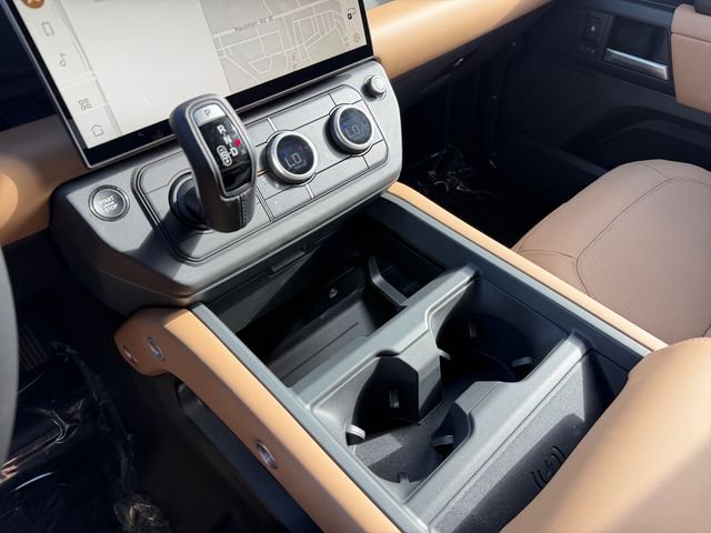 New 2026 Santorini Black Land Rover X-Dynamic SE image 24