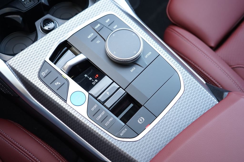 New 2026 Brooklyn Grey Metallic BMW xDrive40 image 18