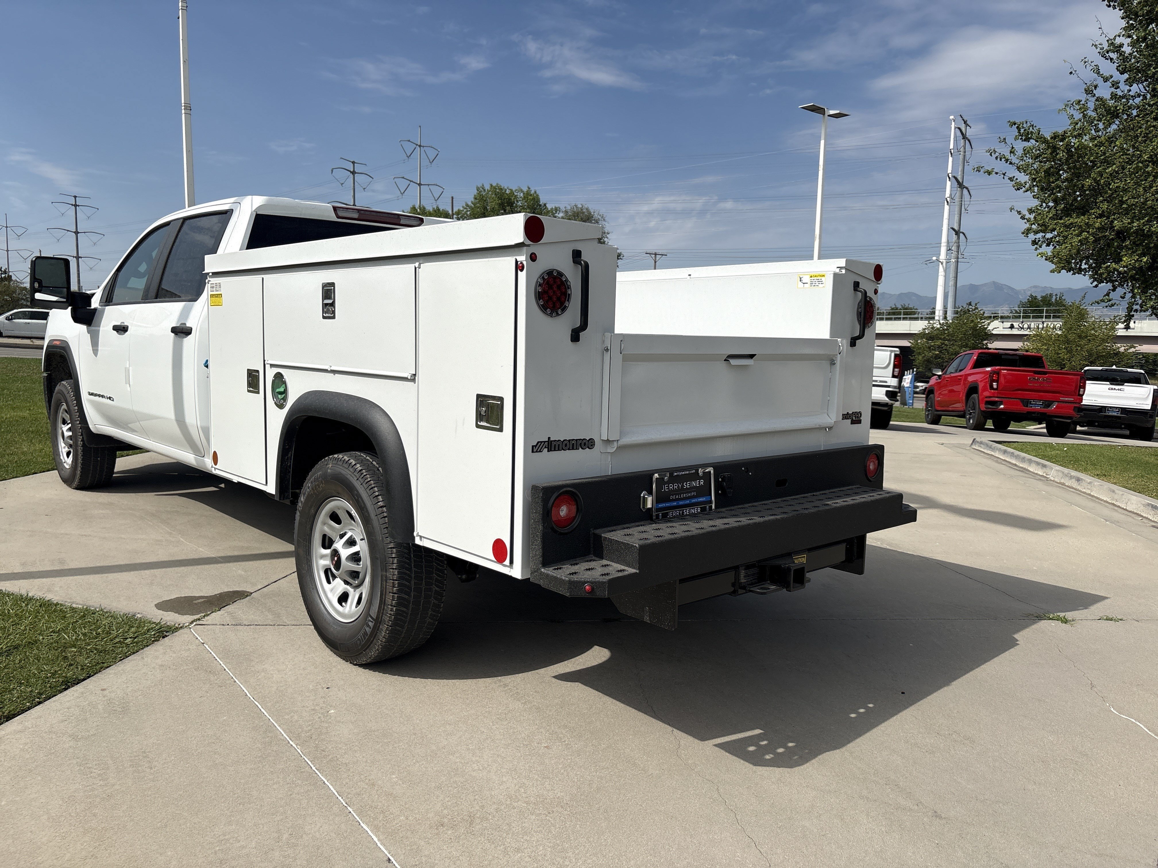 New 2026 Summit White GMC Pro image 3