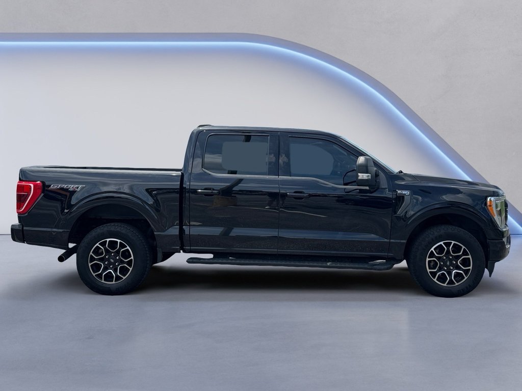 Used 2023 Agate Black Metallic Ford XLT image 2