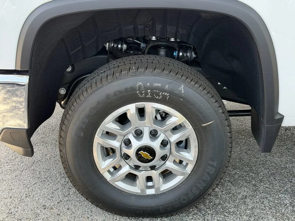New 2026 Summit White Chevrolet LT image 9