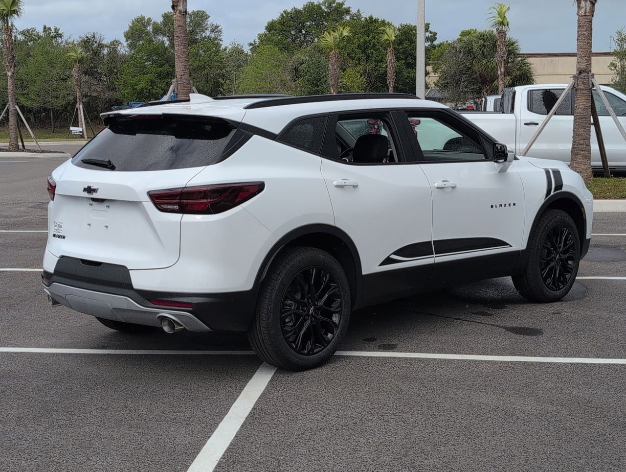 New 2026 Summit White Chevrolet 3LT image 8