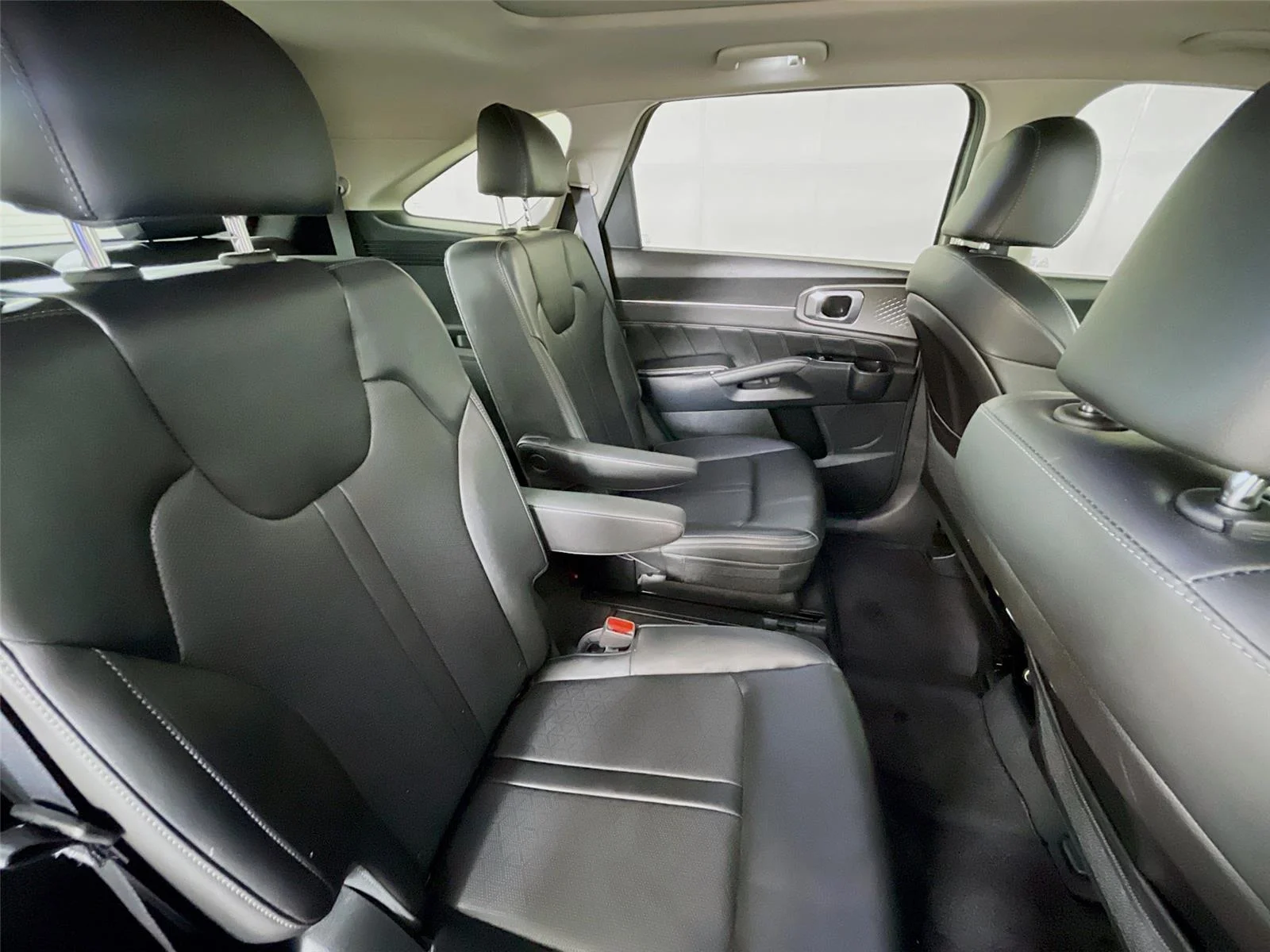 Used 2023 Wolf Gray Kia SX image 30