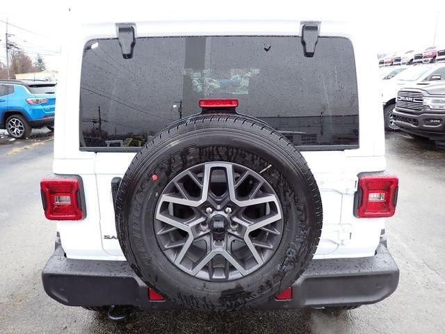 New 2025 Bright White Clear-Coat Exterior Paint Jeep Sahara image 4