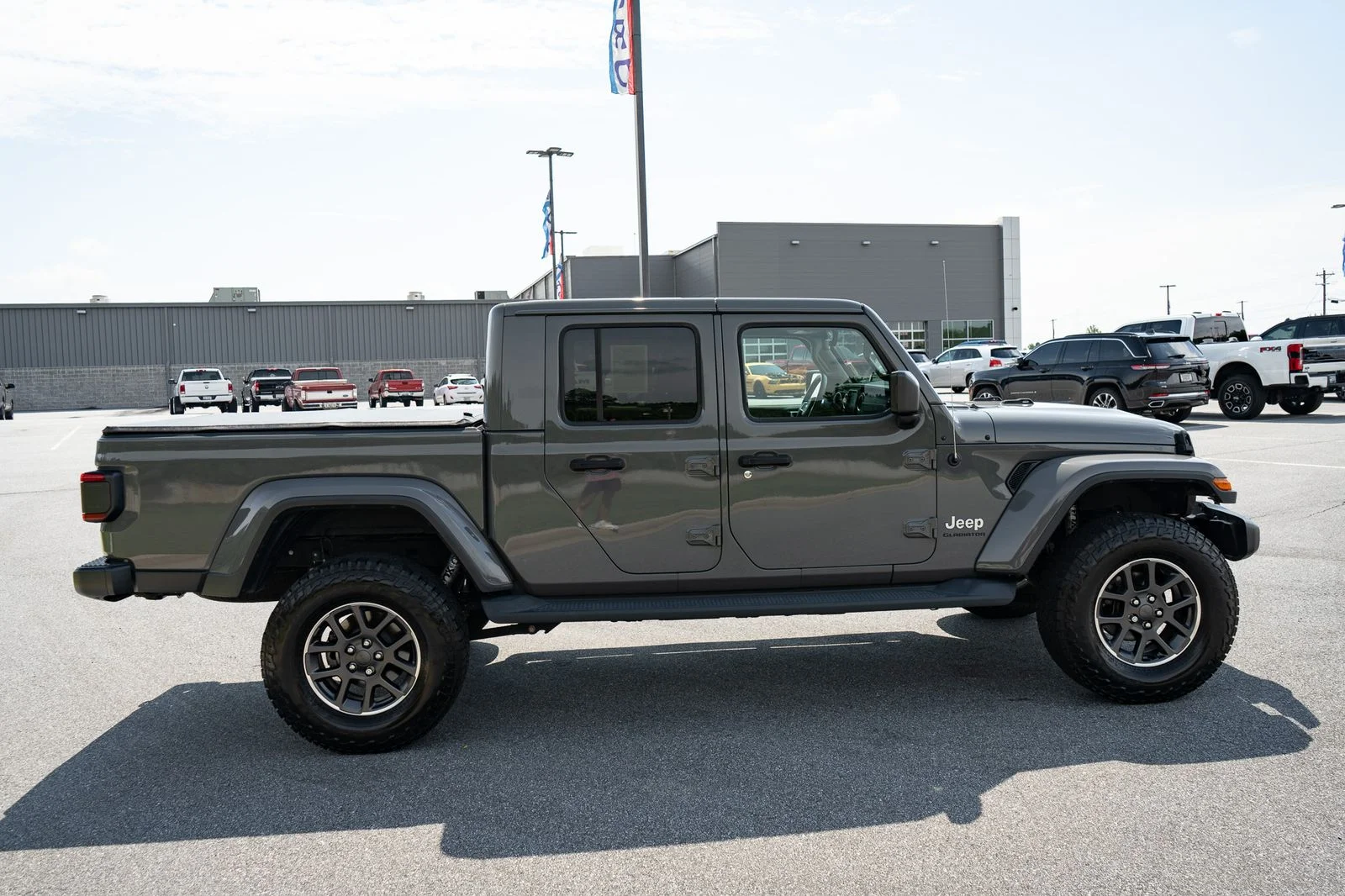 Used 2020 Gray Jeep Overland image 11