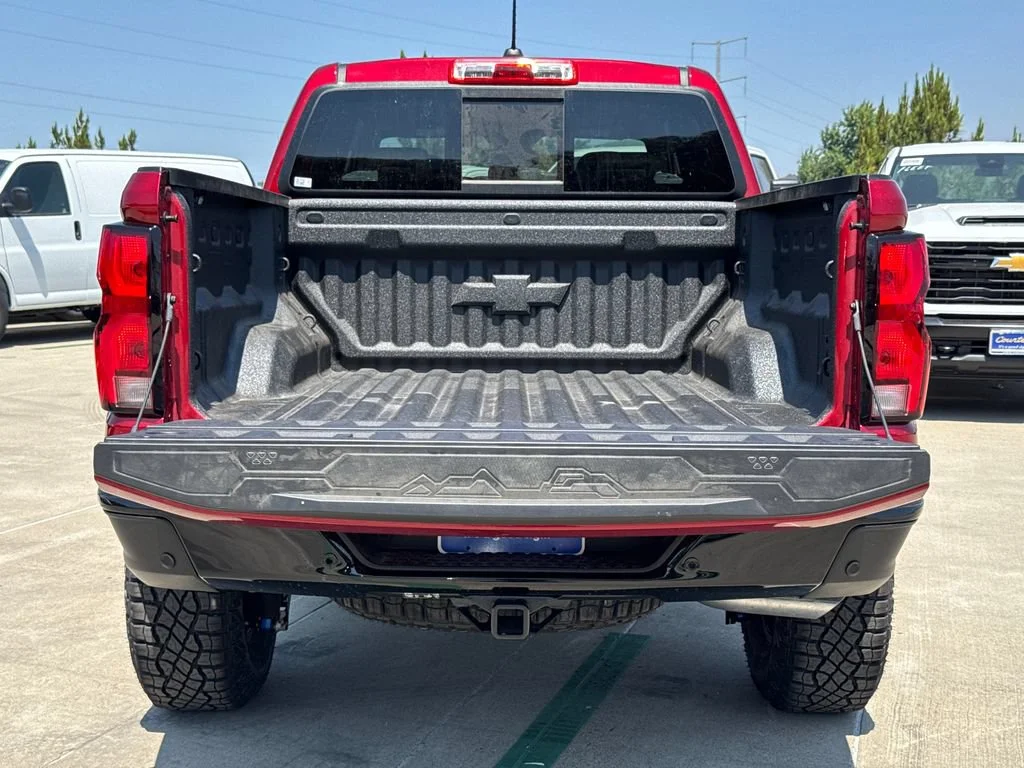 2026 Chevrolet Colorado ZR2 - Photo 7