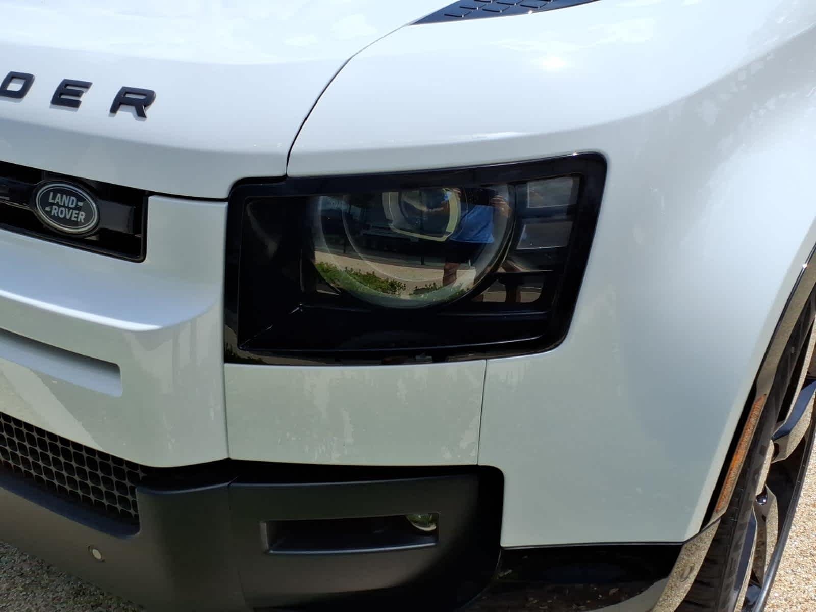 New 2026 Fuji White Land Rover X-Dynamic SE image 5