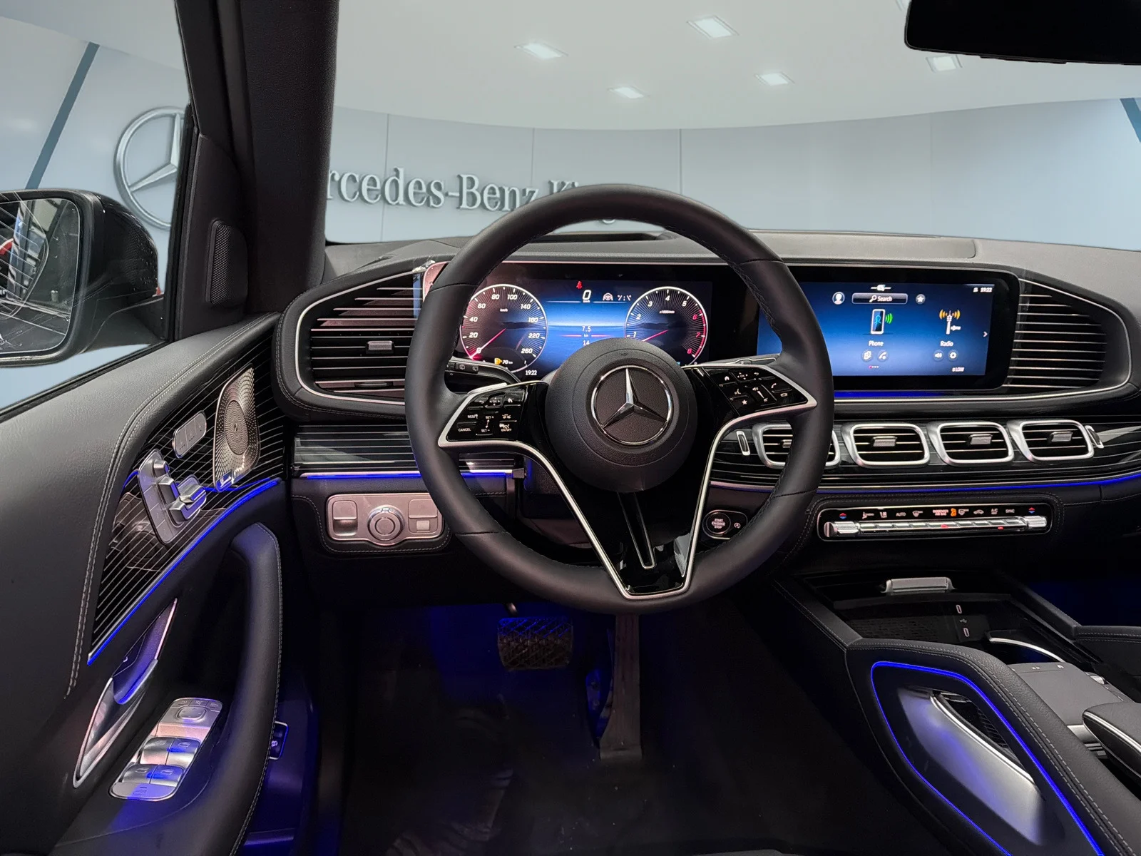 Used 2026 Blue Mercedes-Benz GLE 450 4MATIC SUV image 18
