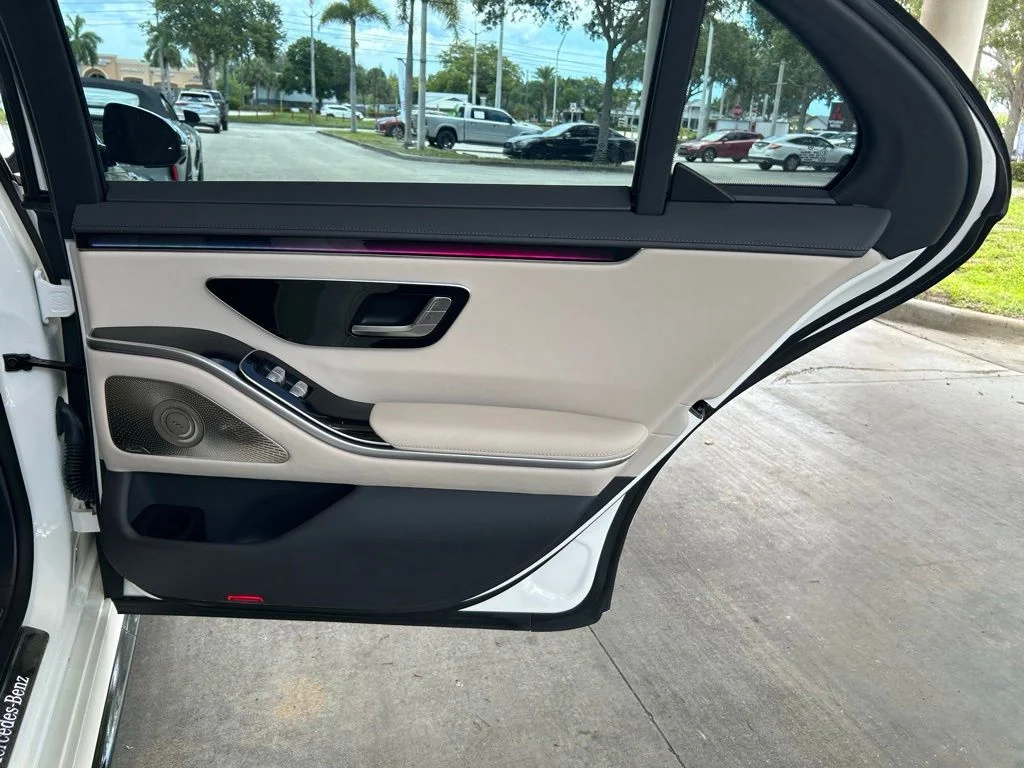 Used 2022 White Mercedes-Benz S 500 image 32