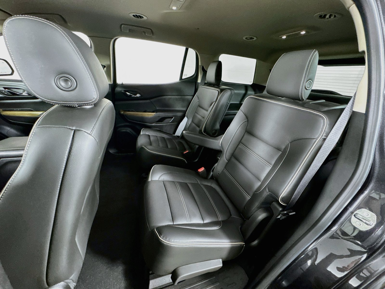 Used 2017 Iridium Metallic GMC Denali image 17