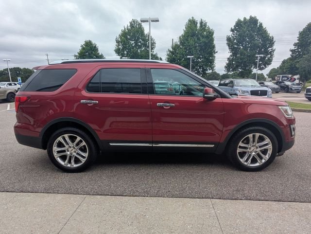 Used 2017 Red Ford Limited image 9
