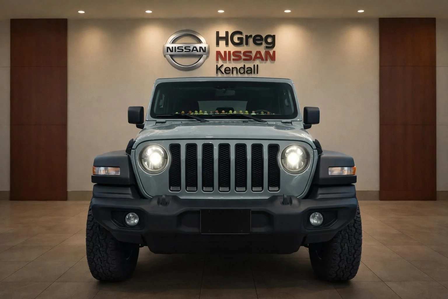 Used 2023 Gray Jeep Sport image 5