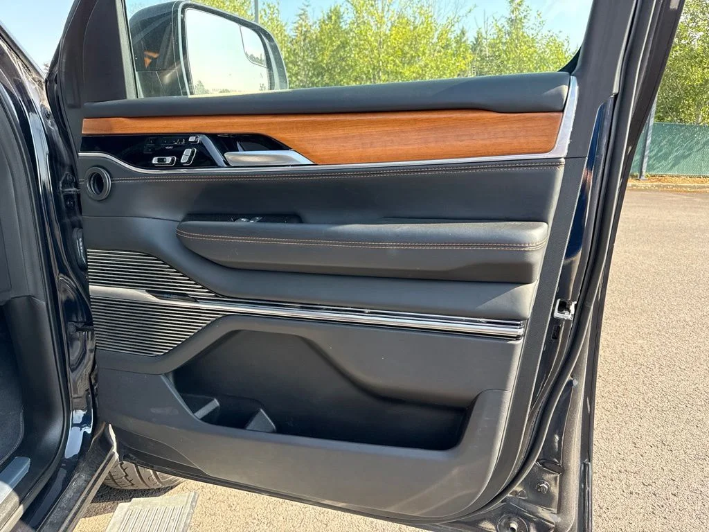 Used 2024 Midnight Jeep Series III image 30