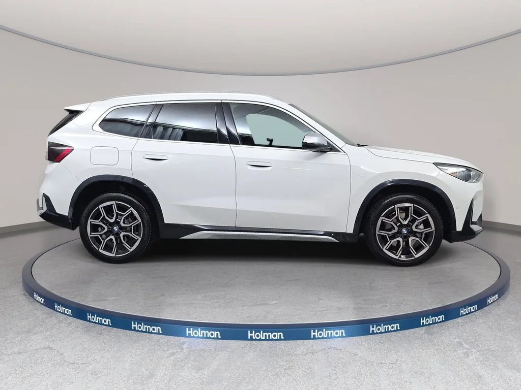 Used 2024 Alpine White BMW xDrive28i image 5
