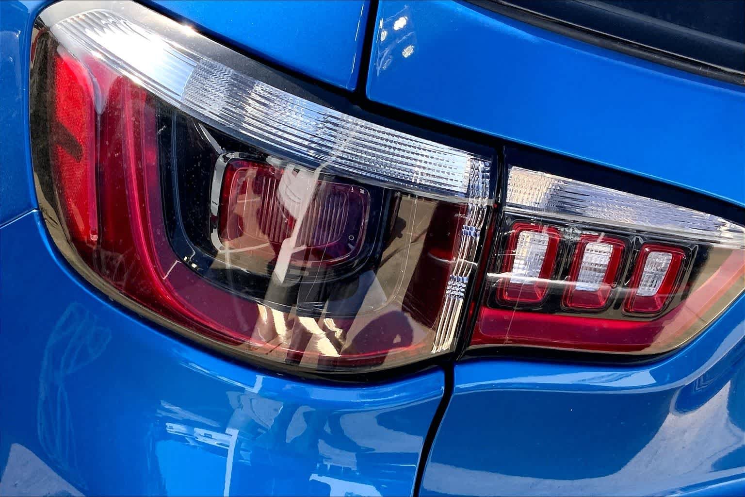 New 2026 Hydro Blue Pearlcoat Jeep Latitude Altitude image 14