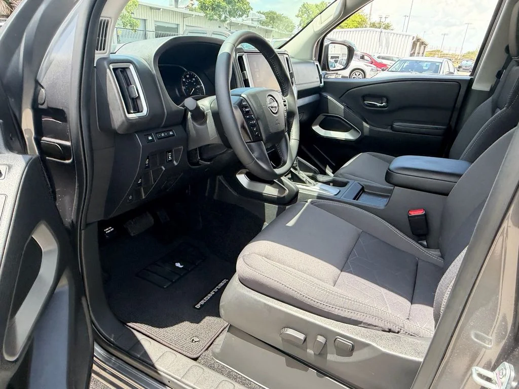 Used 2025 Gray Nissan SV image 11