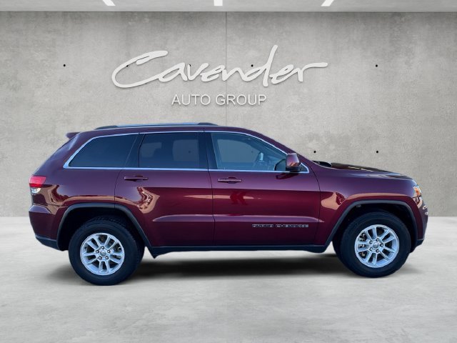 Used 2018 Red Jeep Laredo E image 17