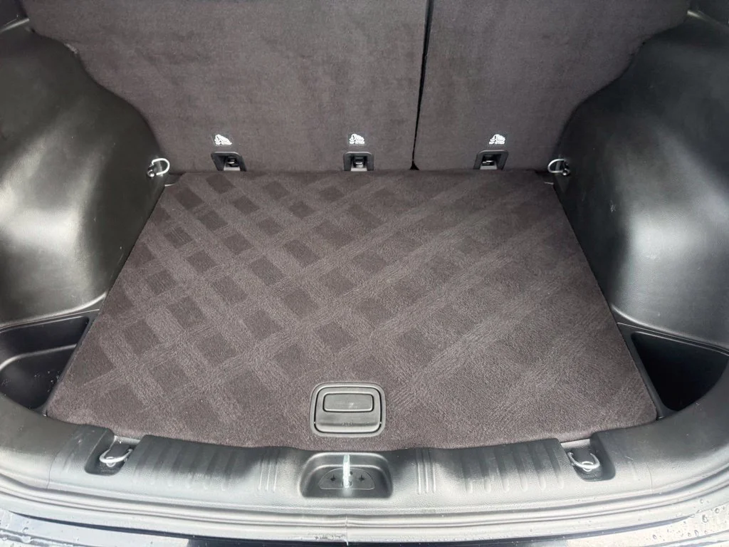 Used 2024 Black Jeep Latitude Lux image 41