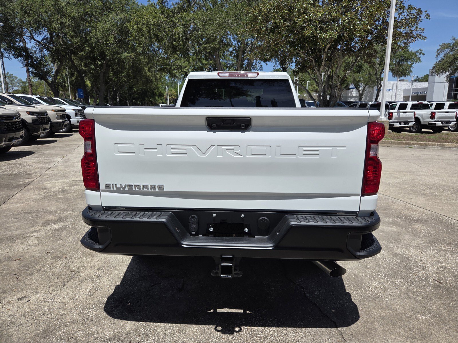 New 2026 Summit White Chevrolet WT image 6