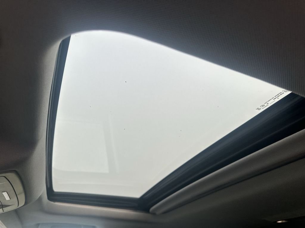 Used 2019 White Chevrolet LT image 28