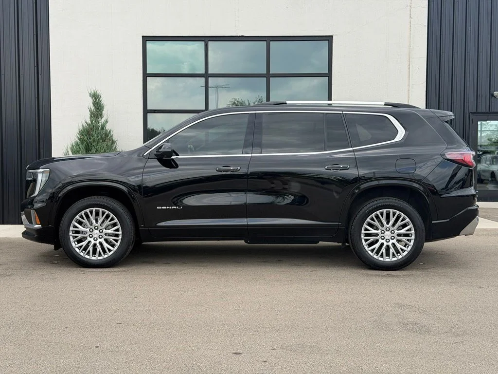 Used 2025 Black GMC Denali image 2