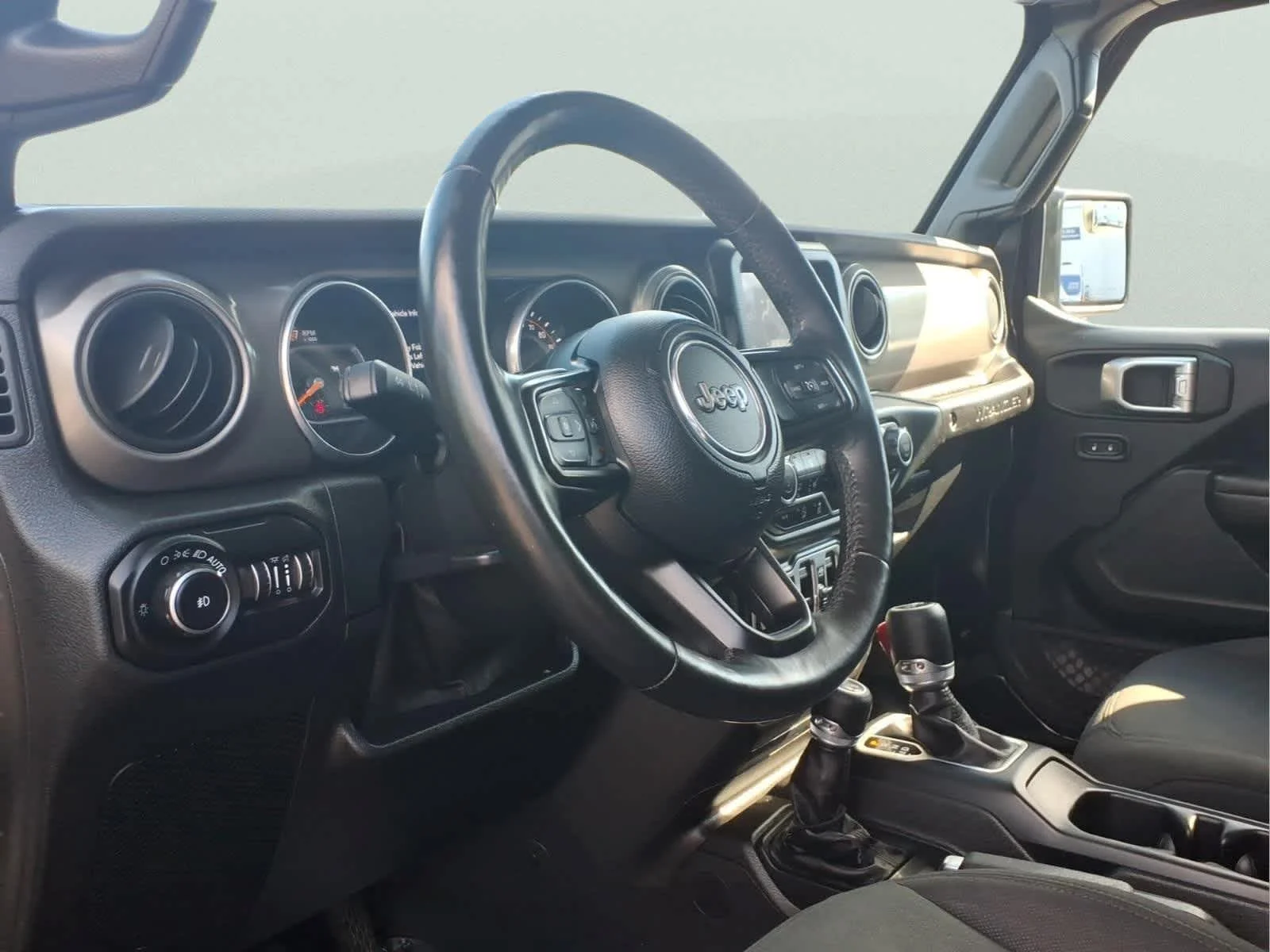 Used 2018 Black Clearcoat Jeep Sport S image 14