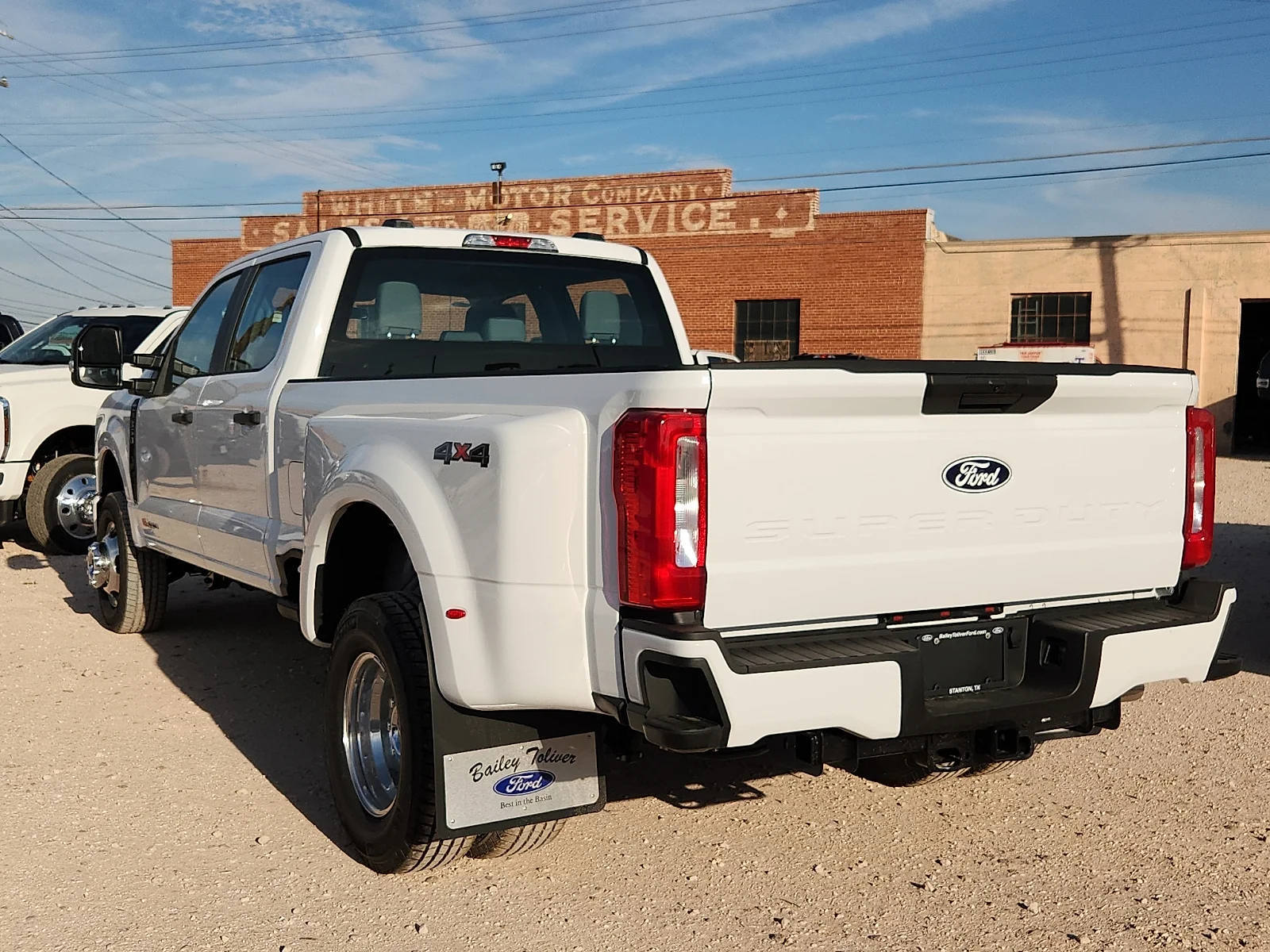 New 2027 Oxford White Ford XL image 5