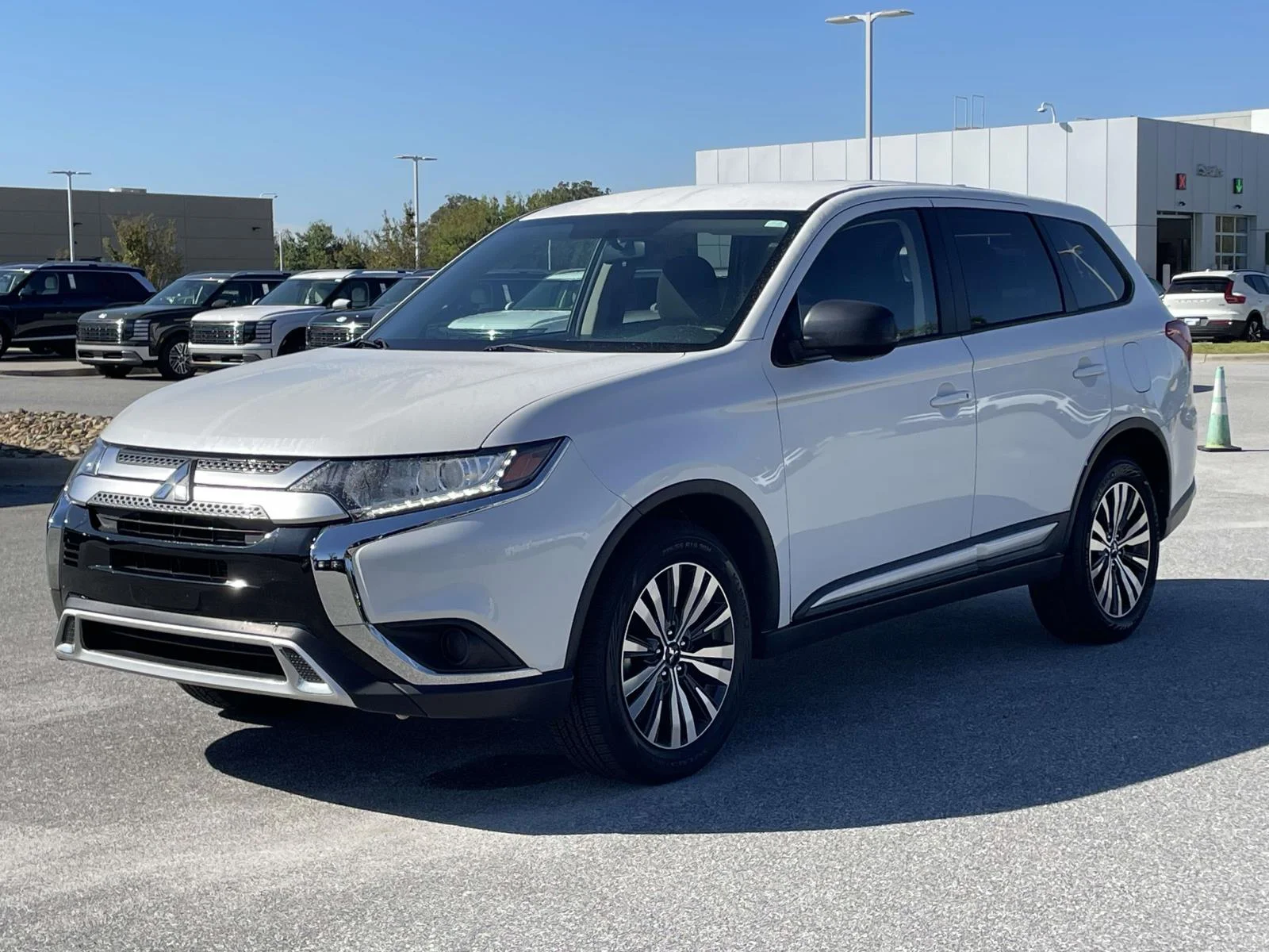 Used 2020  Mitsubishi ES image 24