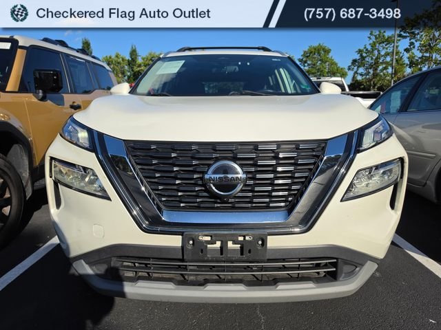 Used 2021 Pearl White Nissan SV image 2