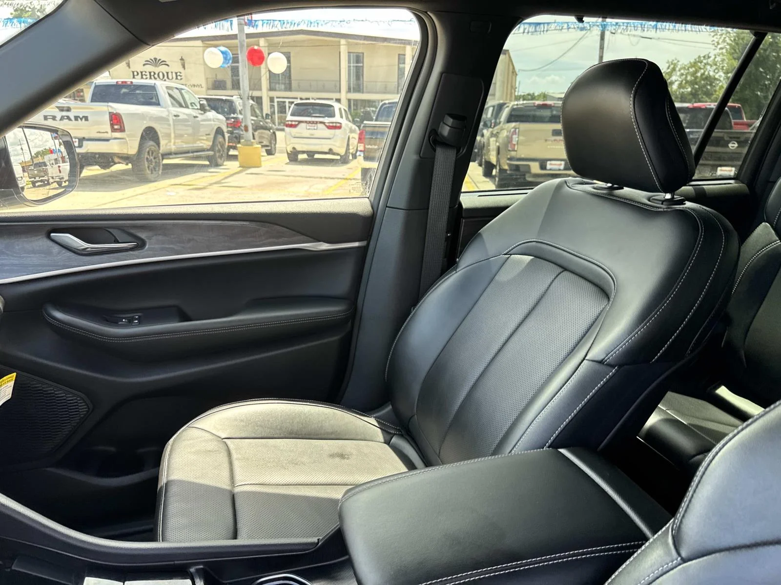 Used 2024 Silver Zynith Jeep Limited image 16