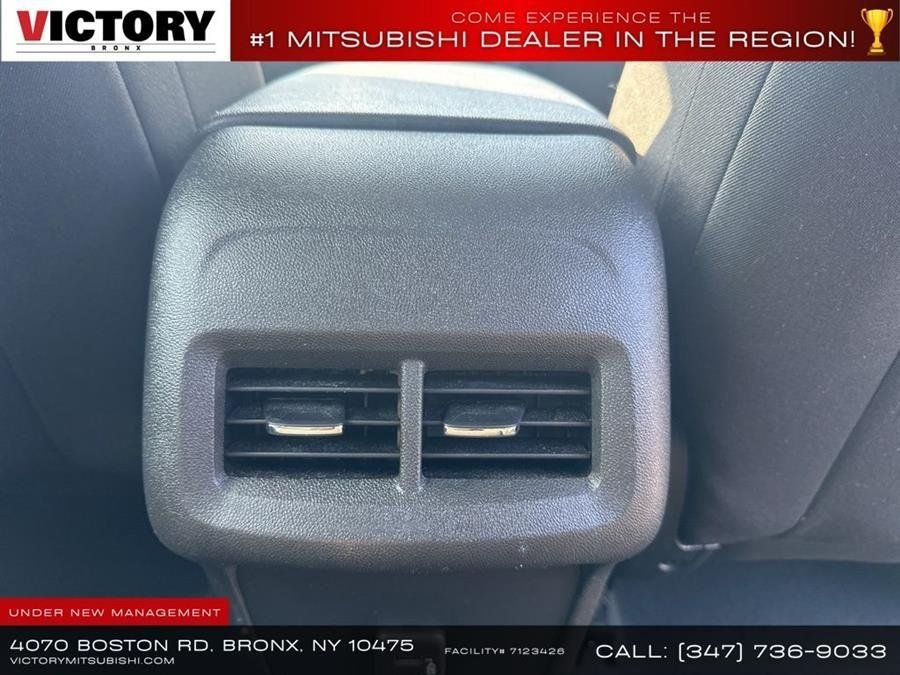 Used 2023 White Chevrolet LT image 18