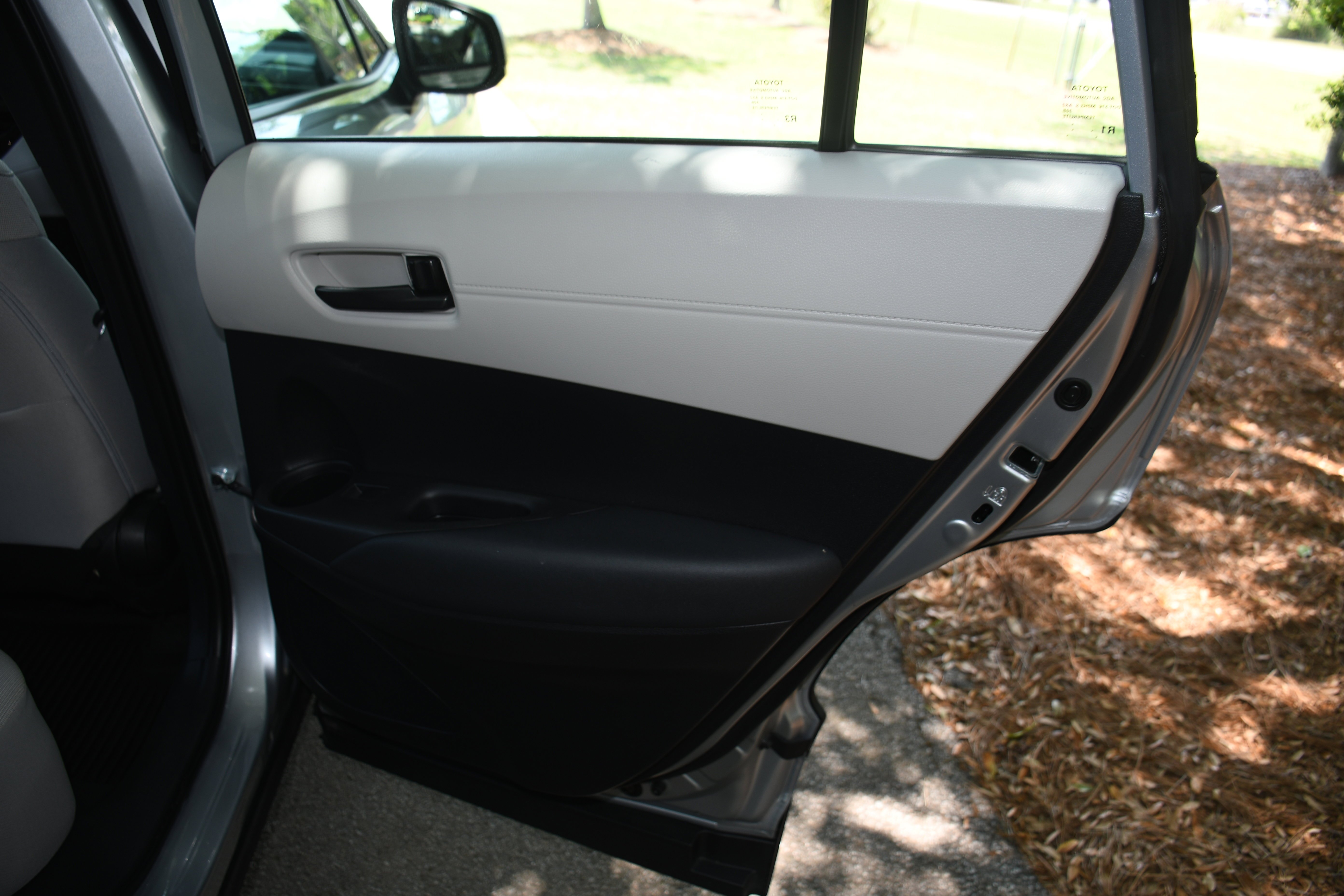 Used 2024 Silver Toyota L image 18