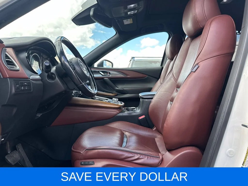 Used 2018 White Mazda Signature image 8