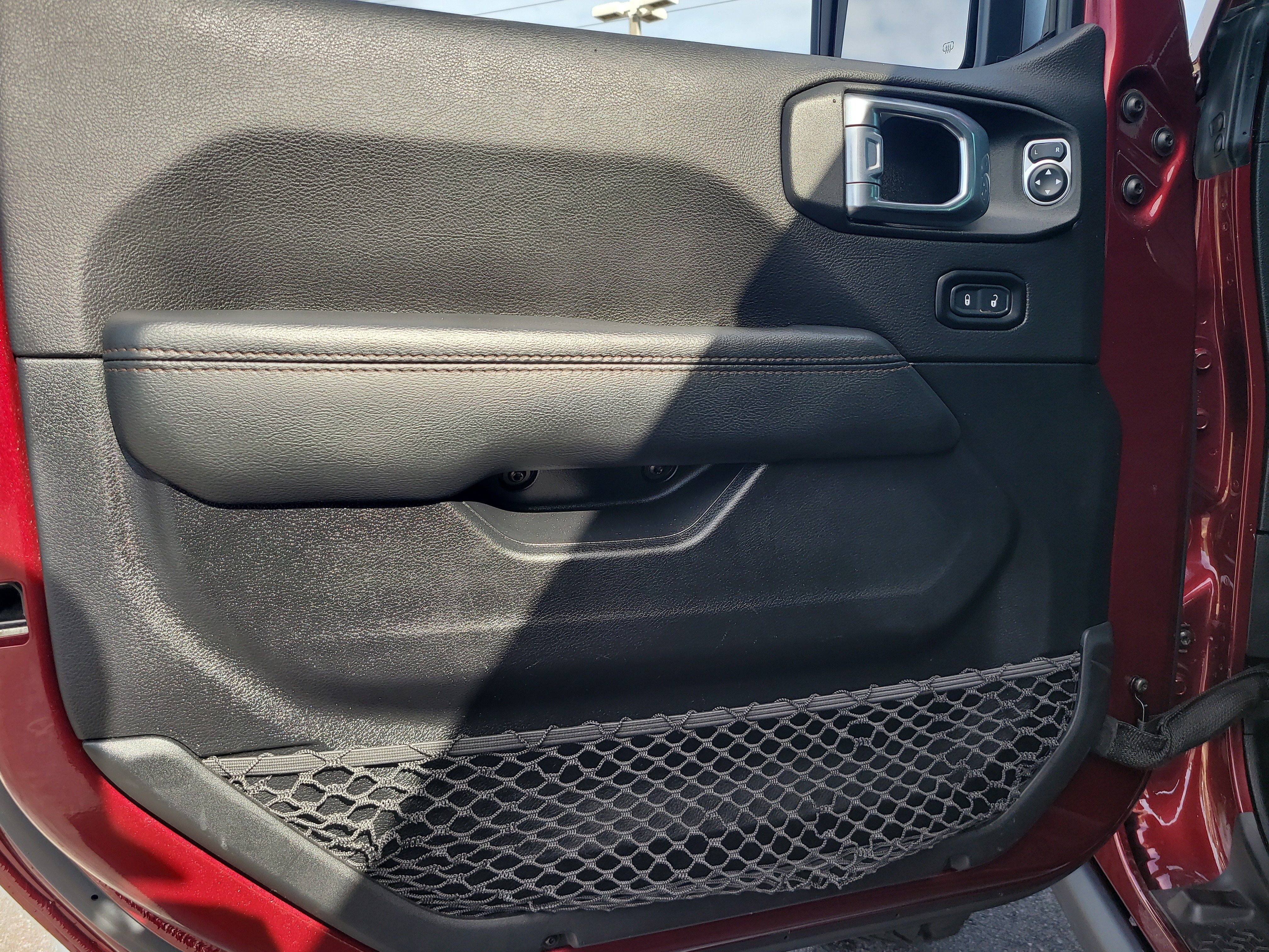 Used 2021 Snazzberry Pearlcoat Jeep Unlimited Rubicon 392 image 16