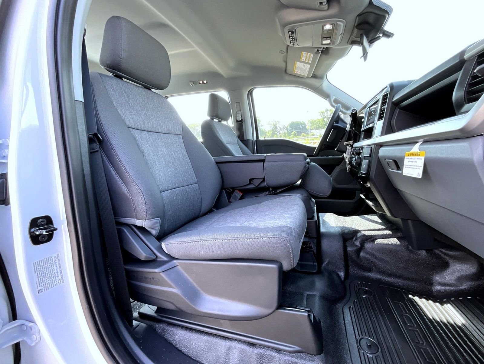 New 2026 Oxford White Ford XL image 17