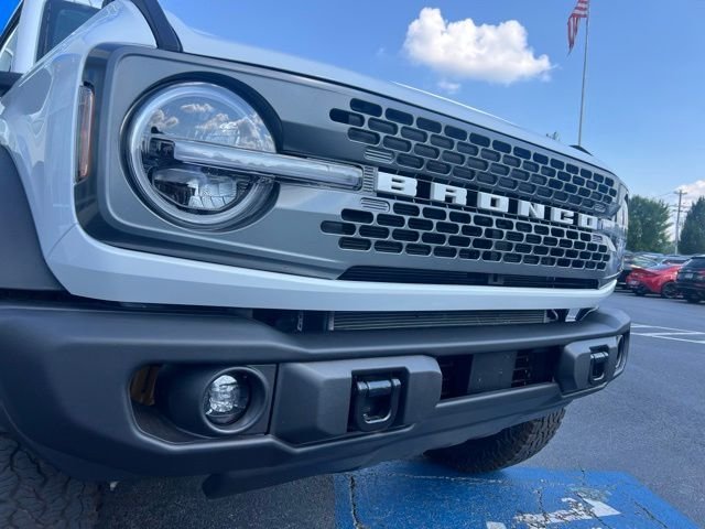 Used 2026 Oxford White Ford Badlands image 5