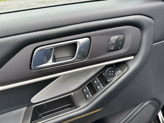 New 2026 Agate Black Metallic Ford Tremor® image 17