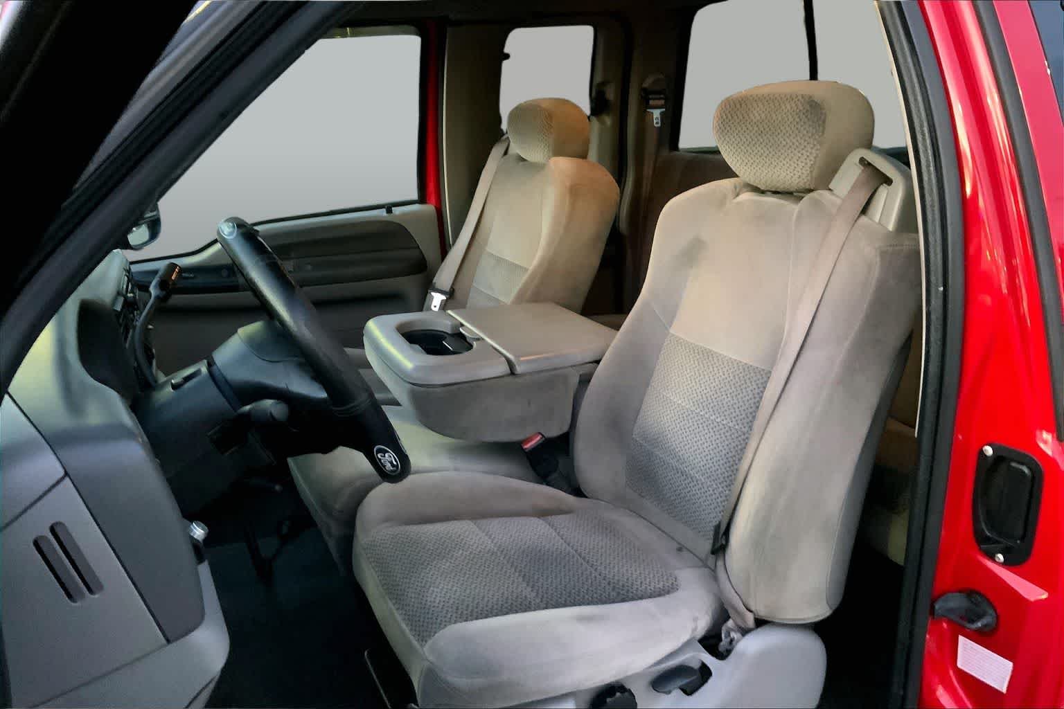 Used 2001 Red Ford XLT image 7
