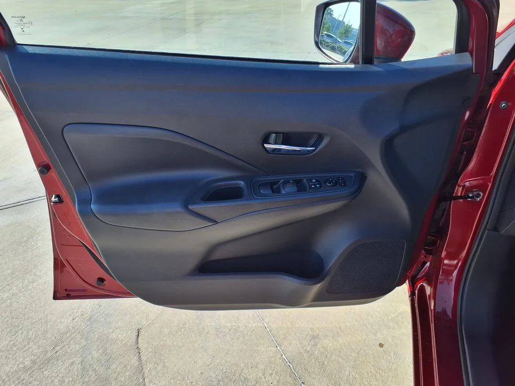Used 2025 Red Nissan 1.6 SV image 13
