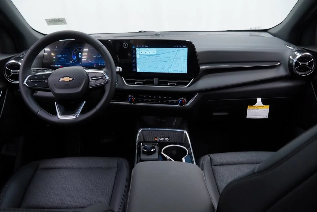 2027 Chevrolet Equinox LT - Photo 8