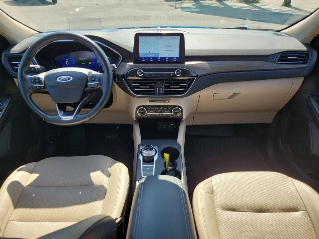 Used 2020  Ford Titanium Hybrid image 13