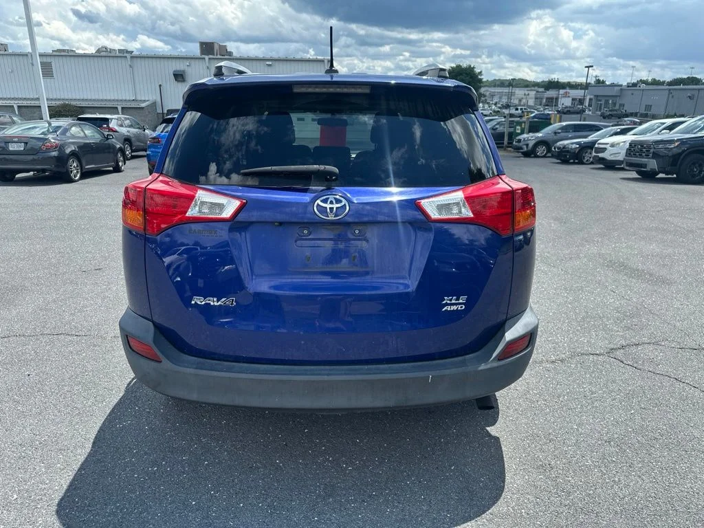 Used 2015 Blue Toyota XLE image 6