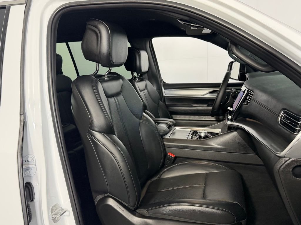 Used 2025 Bright White Clearcoat Jeep  image 28