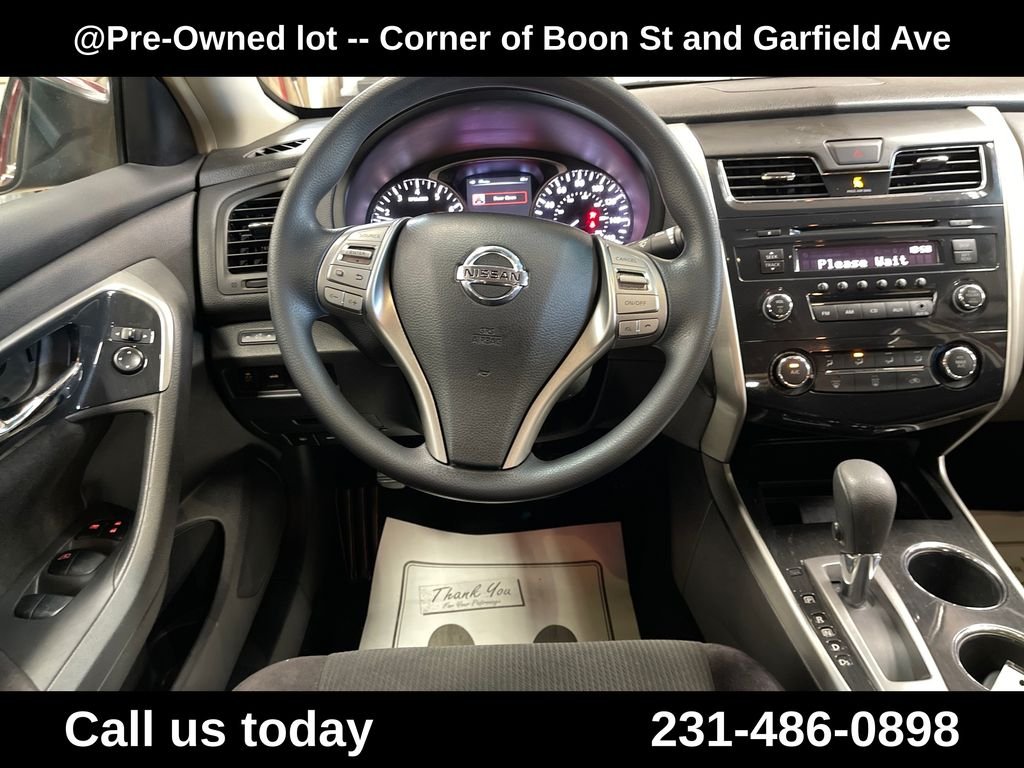 Used 2013 Red Nissan 2.5 S image 17