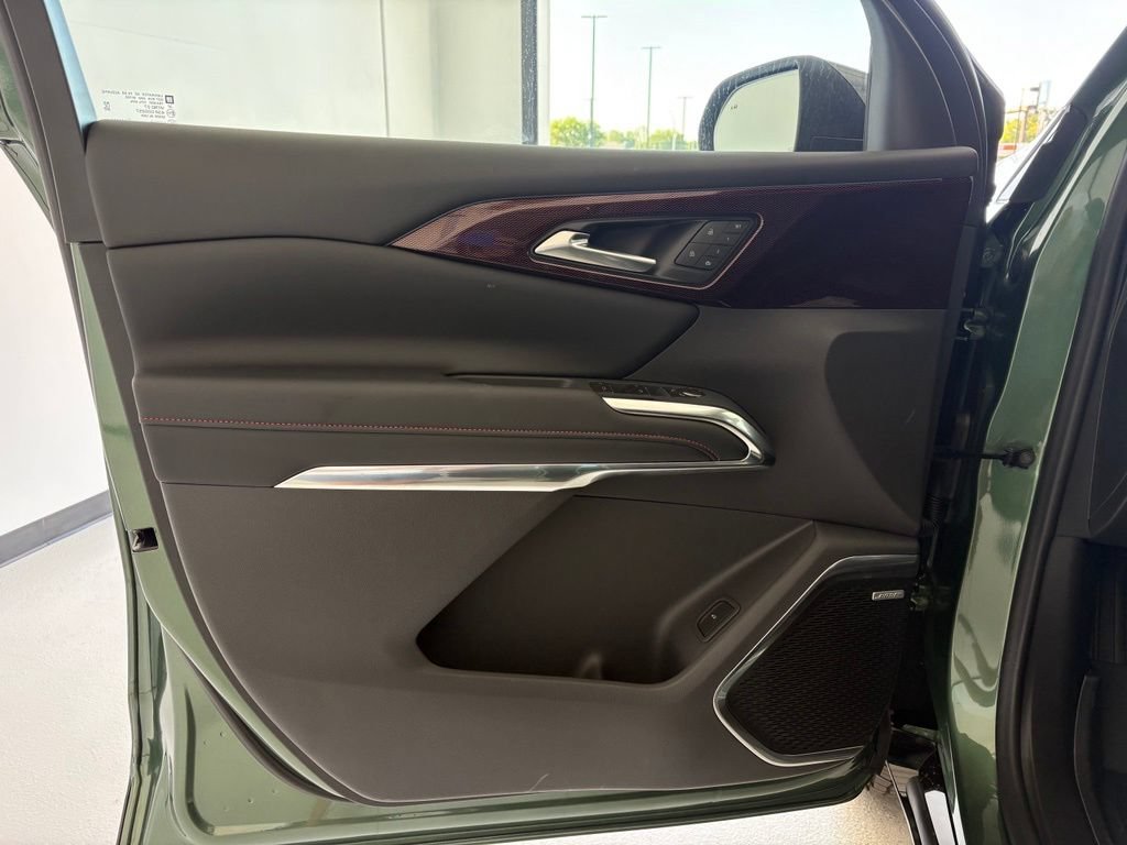 2027 Chevrolet Traverse RS - Photo 31