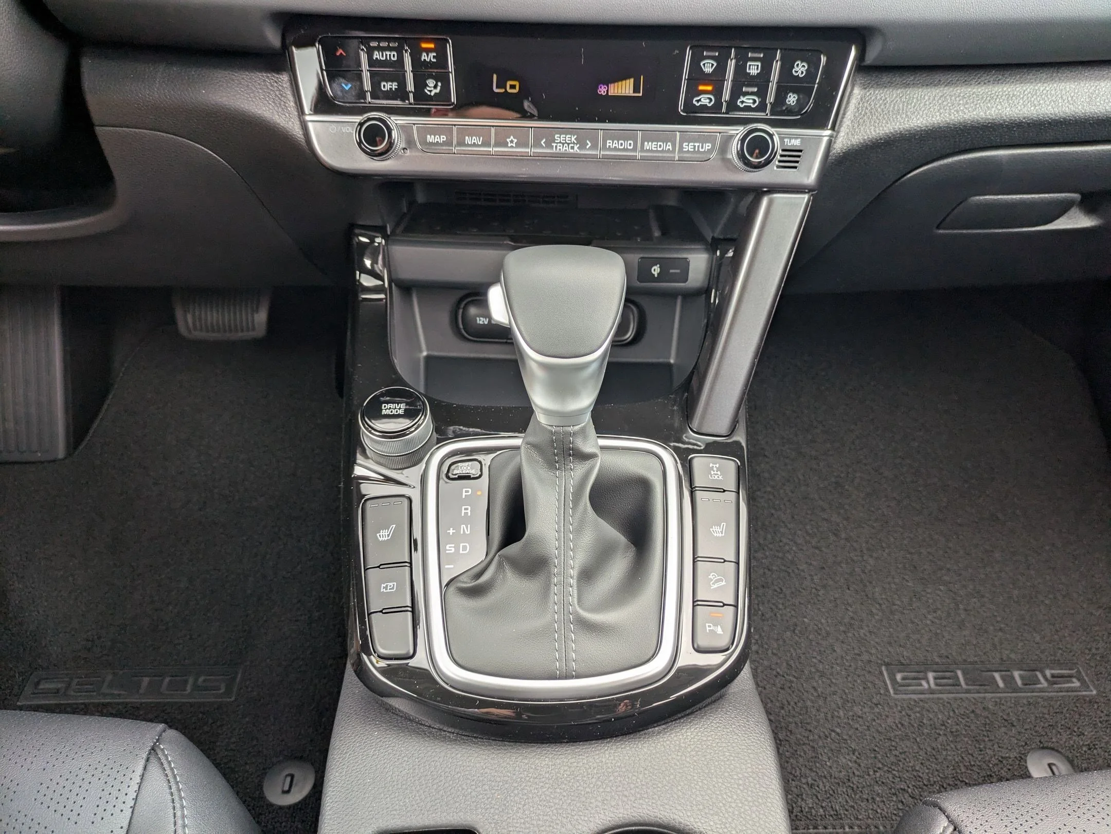 2026 Kia Seltos SX - Photo 13
