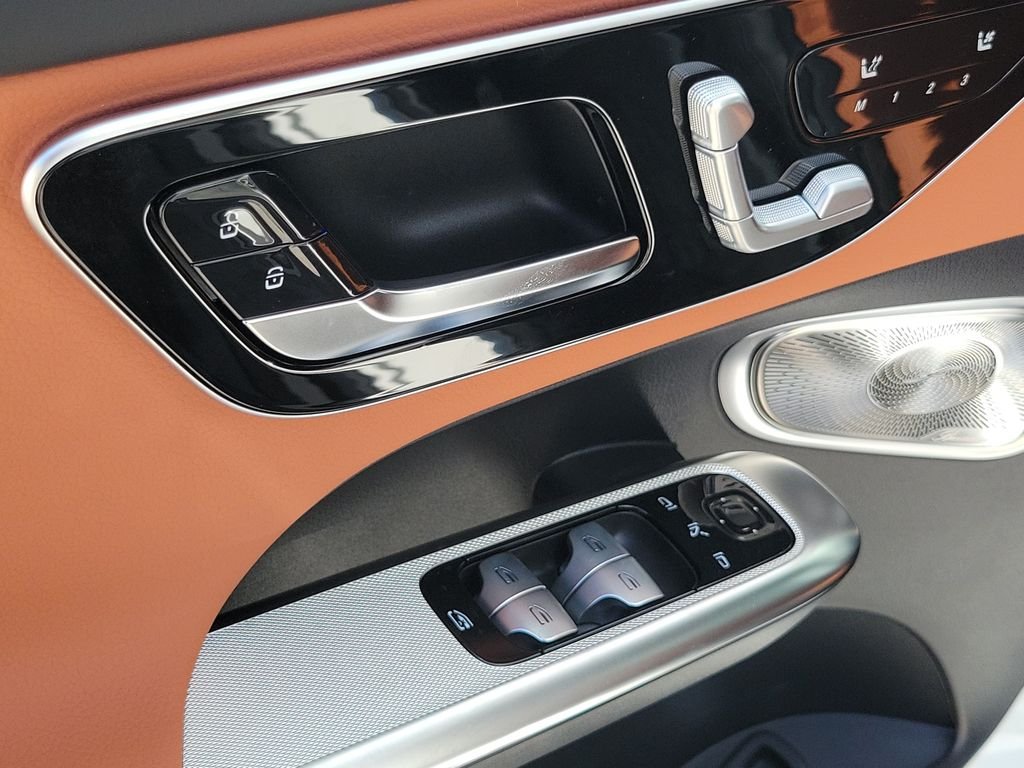 New 2027 Polar White Mercedes-Benz GLC 300 image 17