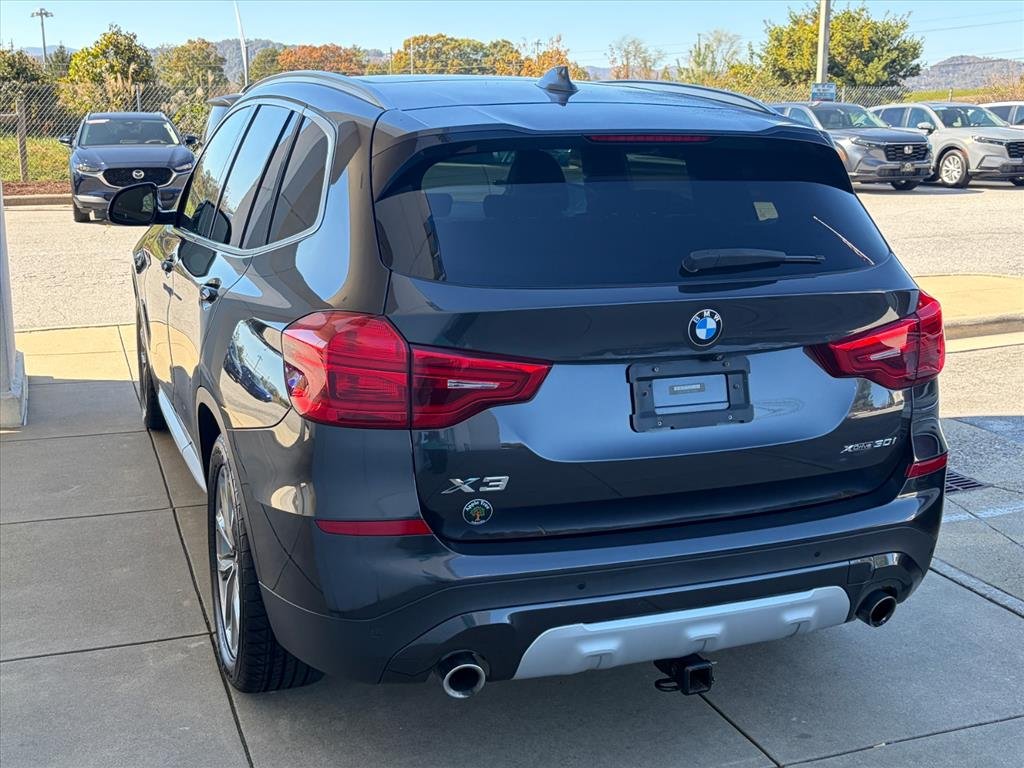 Used 2019 Dark Graphite Metallic BMW xDrive30i image 6