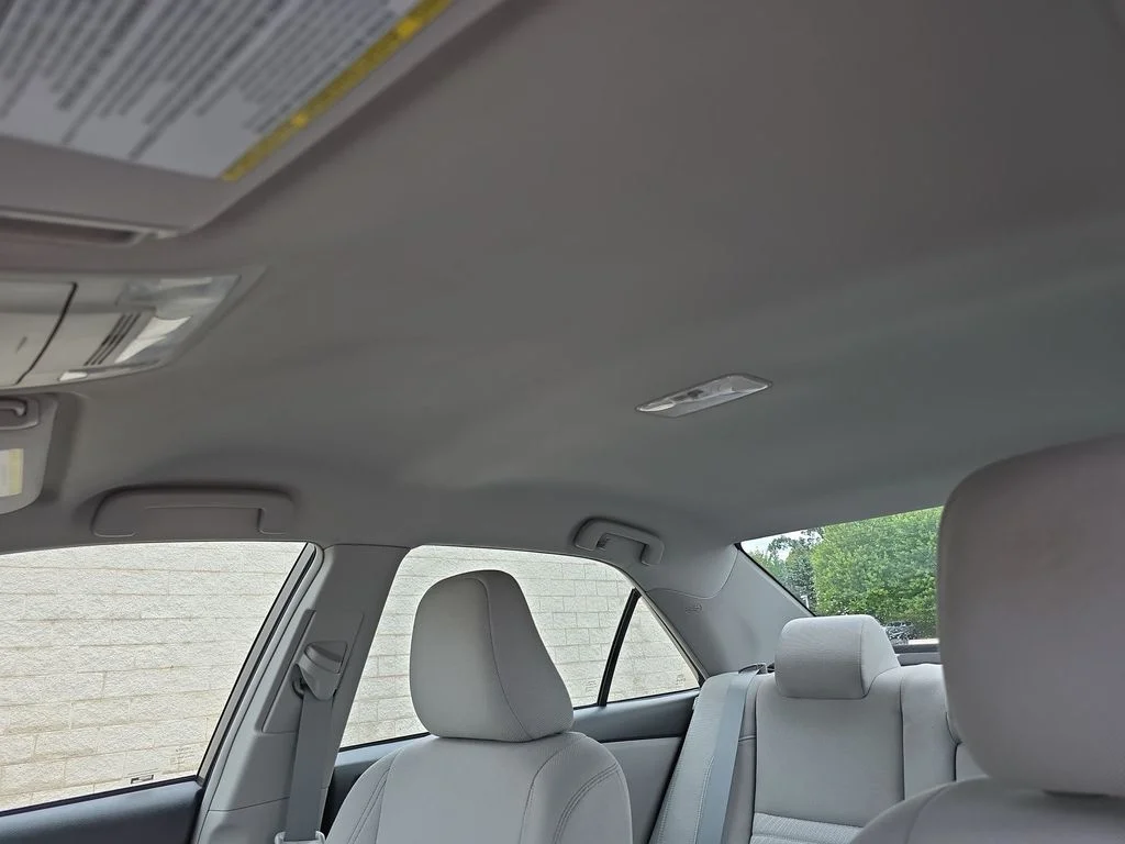 Used 2015 Gray Toyota LE image 15